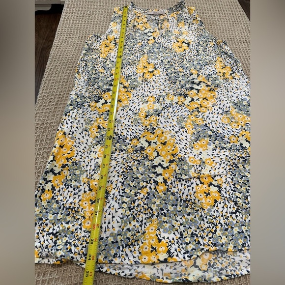 LOFT Yellow and White dreses Vibrant Floral Design - Picture 6 of 7